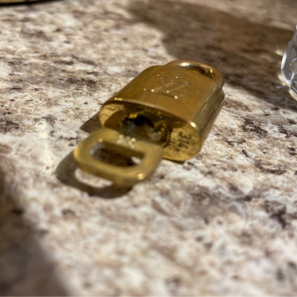 LV Lock & Key #314 - Picture 6 of 6